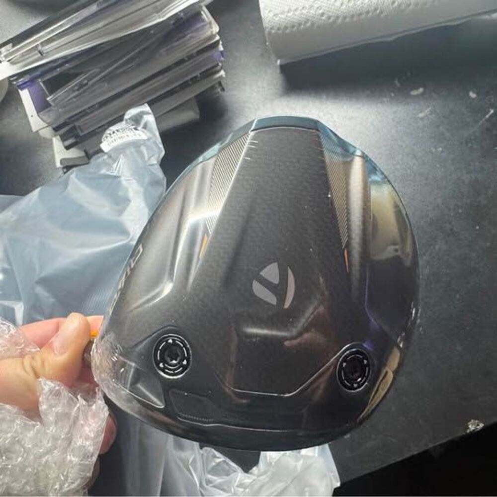 TaylorMade QI4D 10.5 degree driver head brand new sealed with head cover